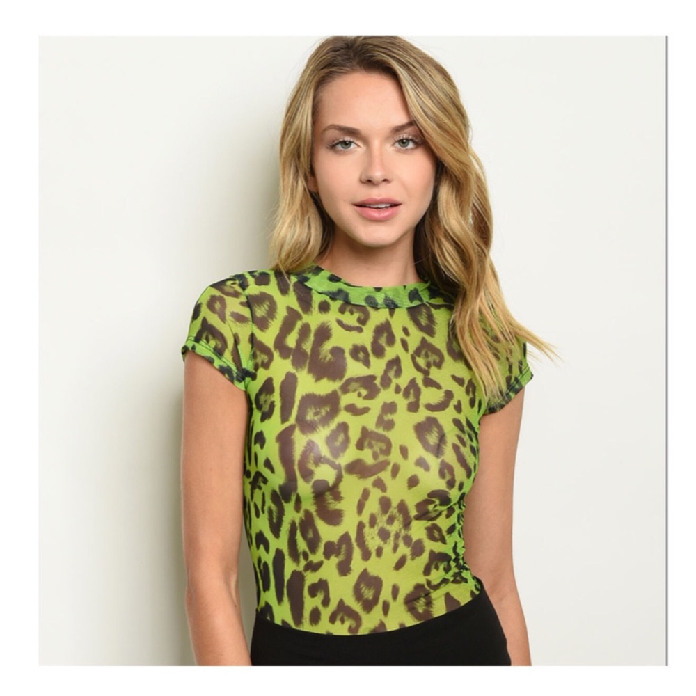 💚Green animal print bodysuit💚